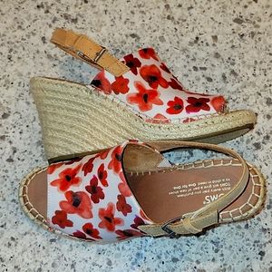TOMS Monica floral Wedges. Absolutely gorgeous 😍,  never worn!